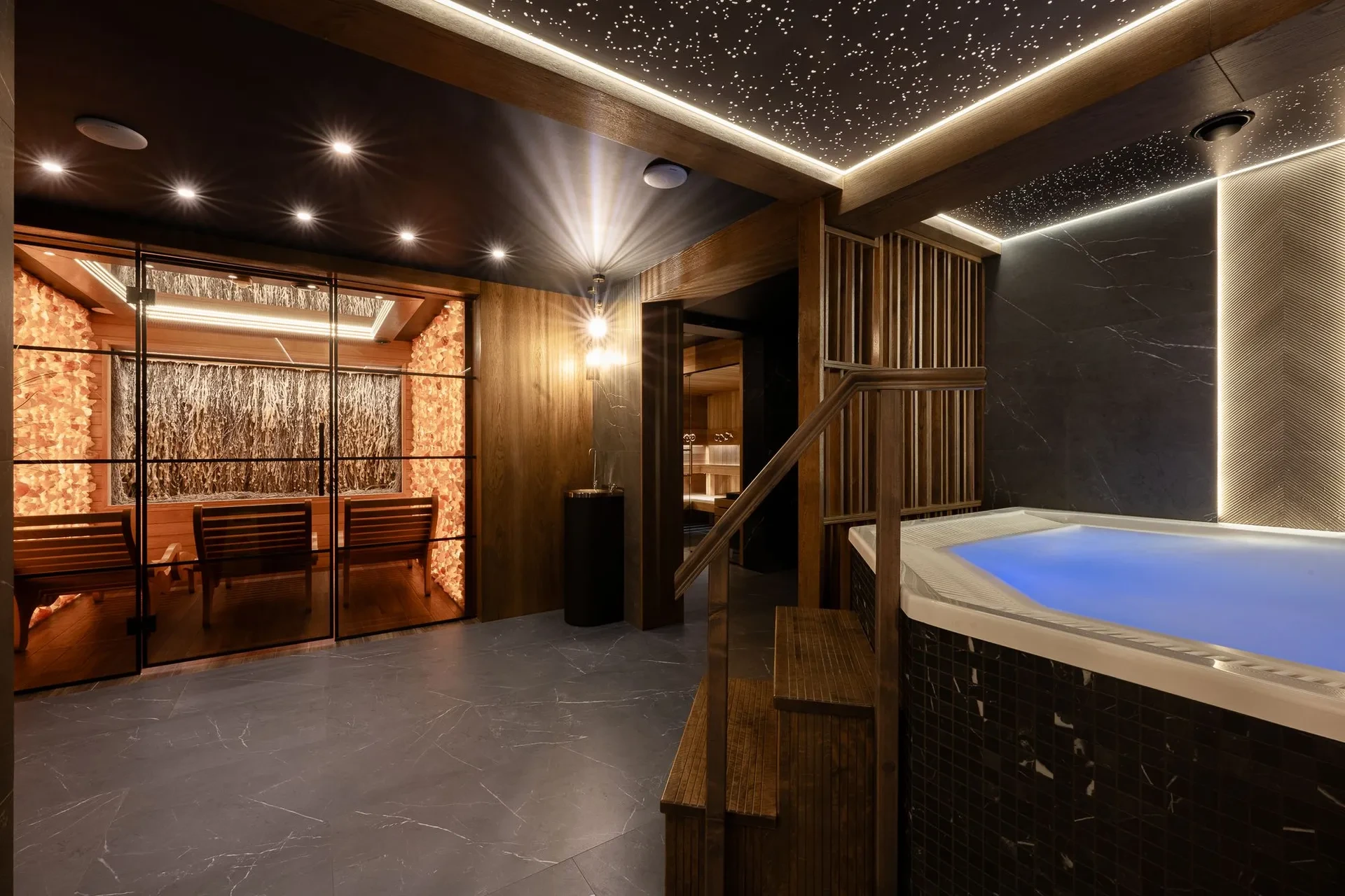 Das Interieur des SPA Bereichs der Willa Tatrzańska